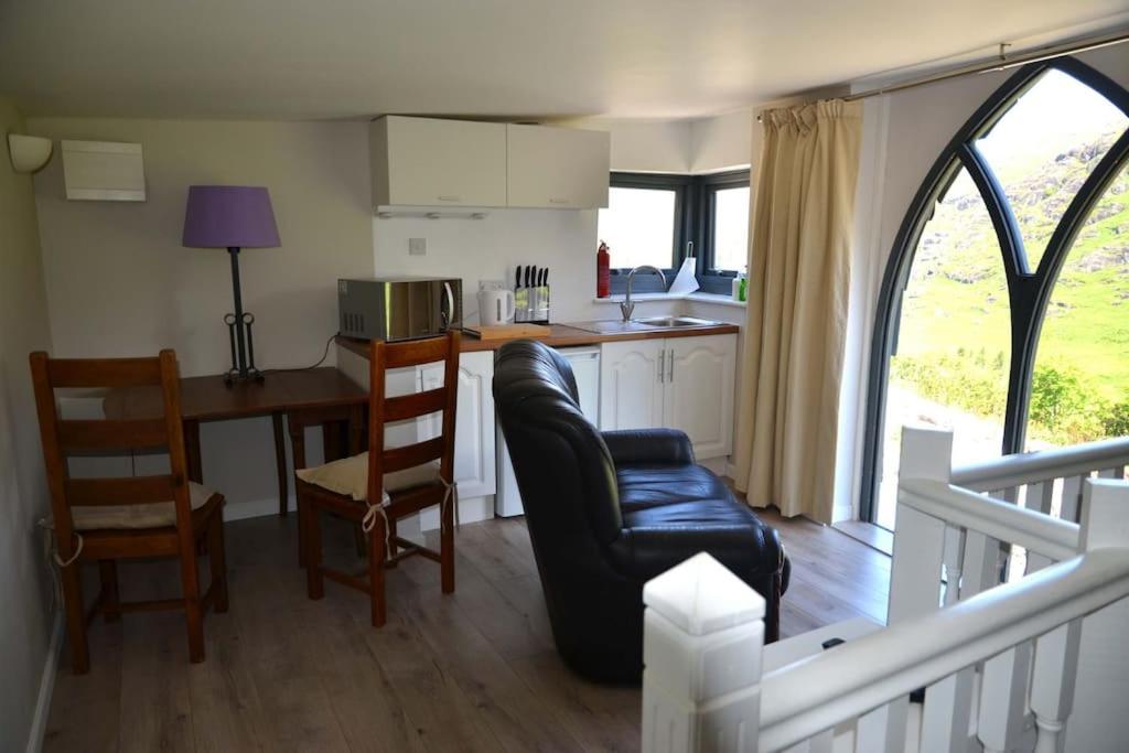 Secluded Cottage Nestled In The Beara Peninsula Killarney Zewnętrze zdjęcie